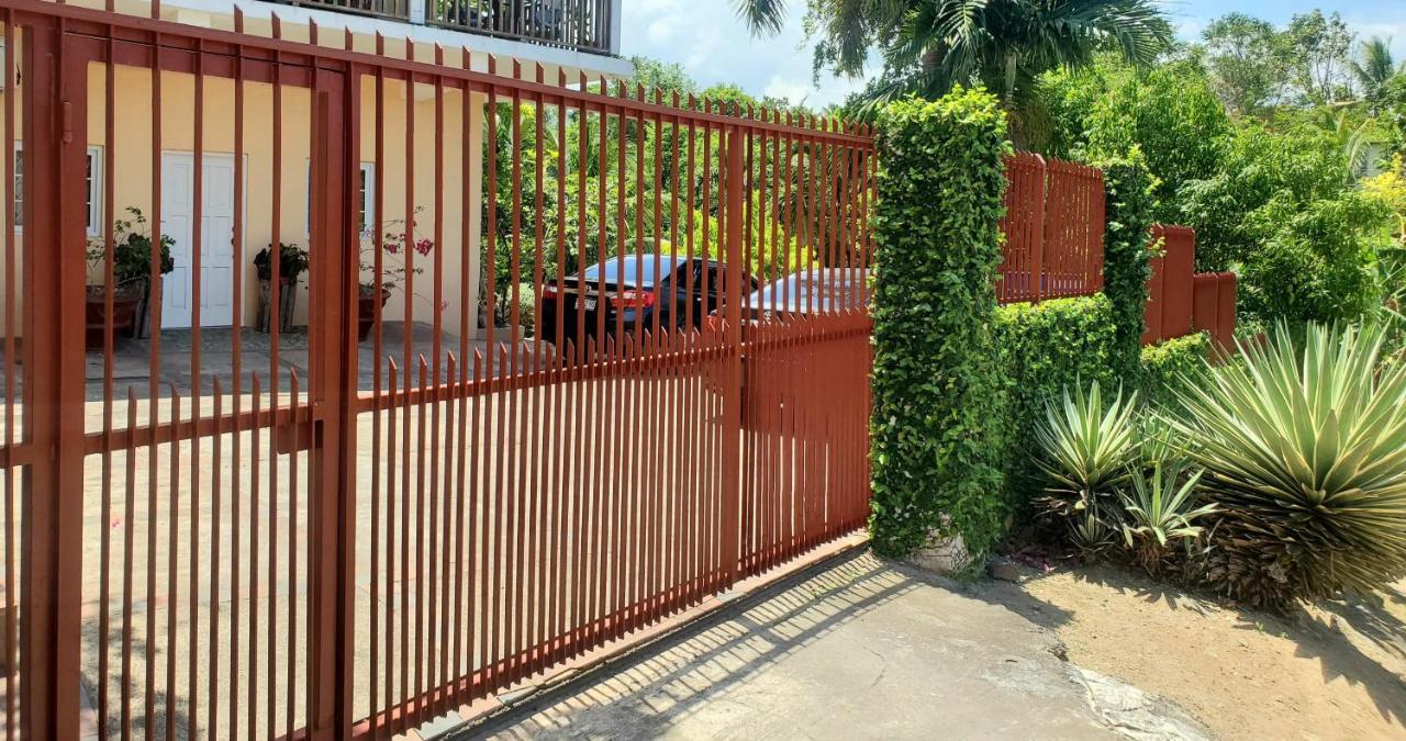 Sunbreeze Ocho Rios - A Spacious, Homely Apartment Exterior photo